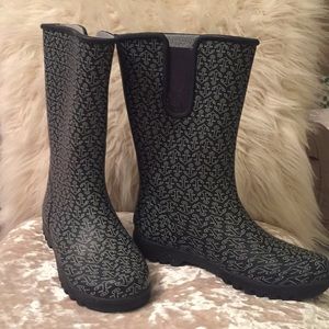 Sperry rain boots size 6
